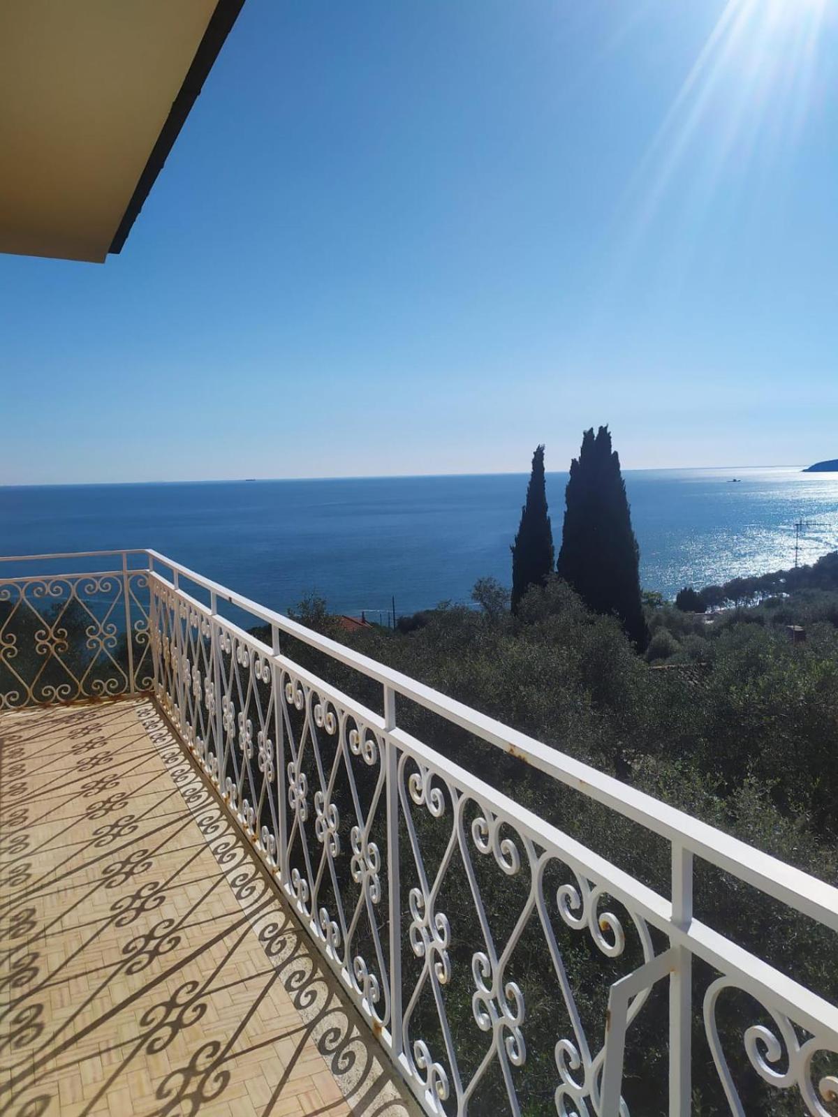 Villa Degli Ulivi - Free Parking 莱里奇 外观 照片